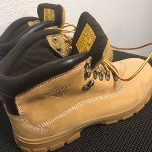 Winter boots for men.